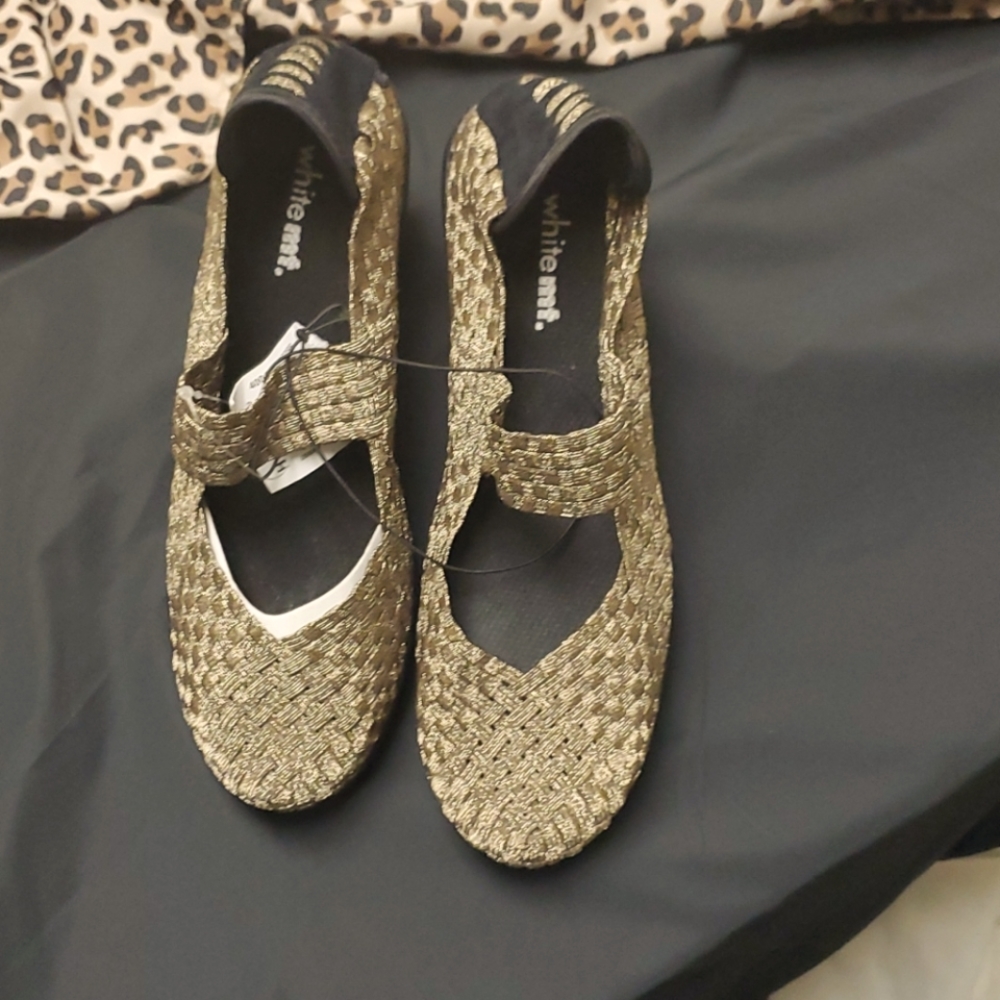 Size 9 Gold White Mt. platform sandals